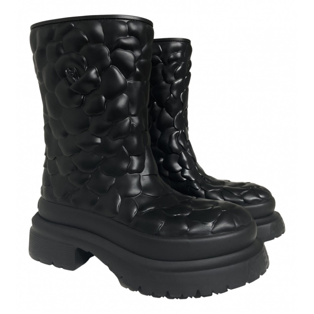 Brand new Valentino rose petal pattern boots Italian size 39